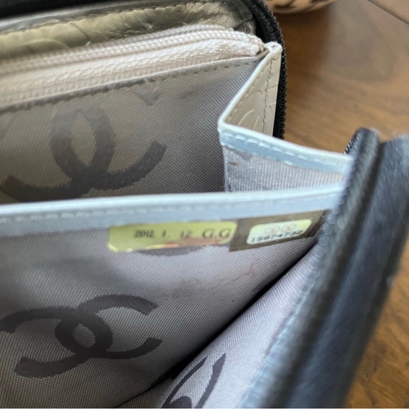 CHANEL CALFSKIN QUILTED CAMBON WALLET - Picture 3 of 16